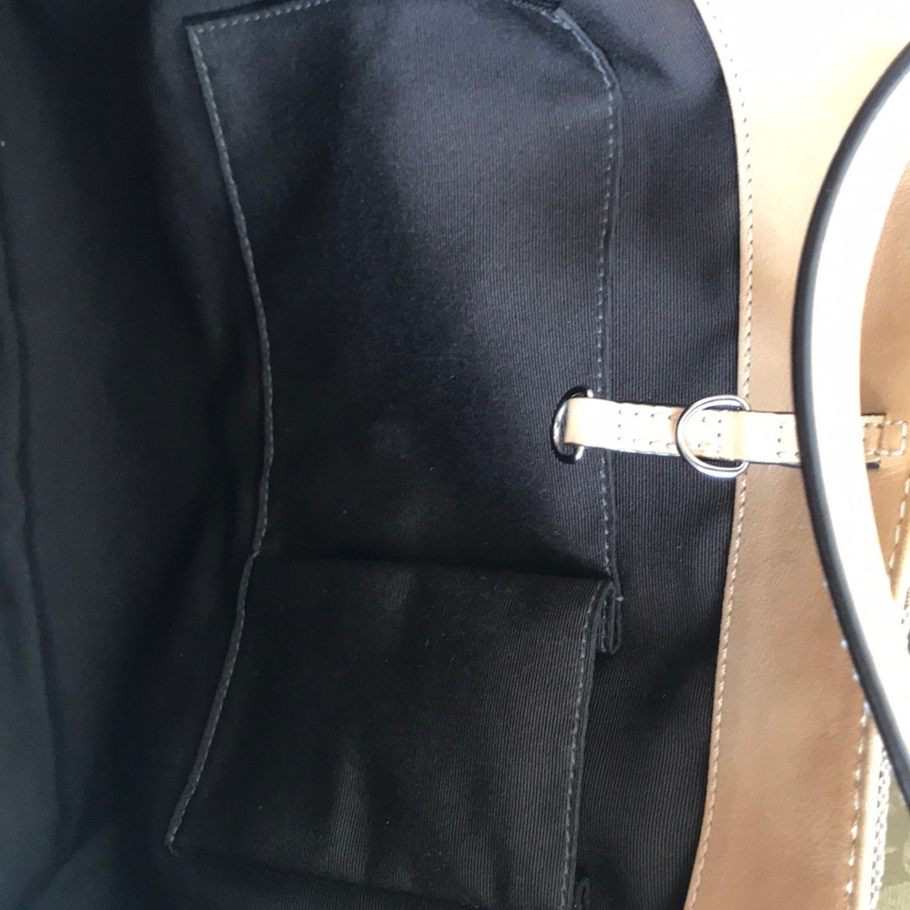 Coach Handbag - Picture 7 of 8